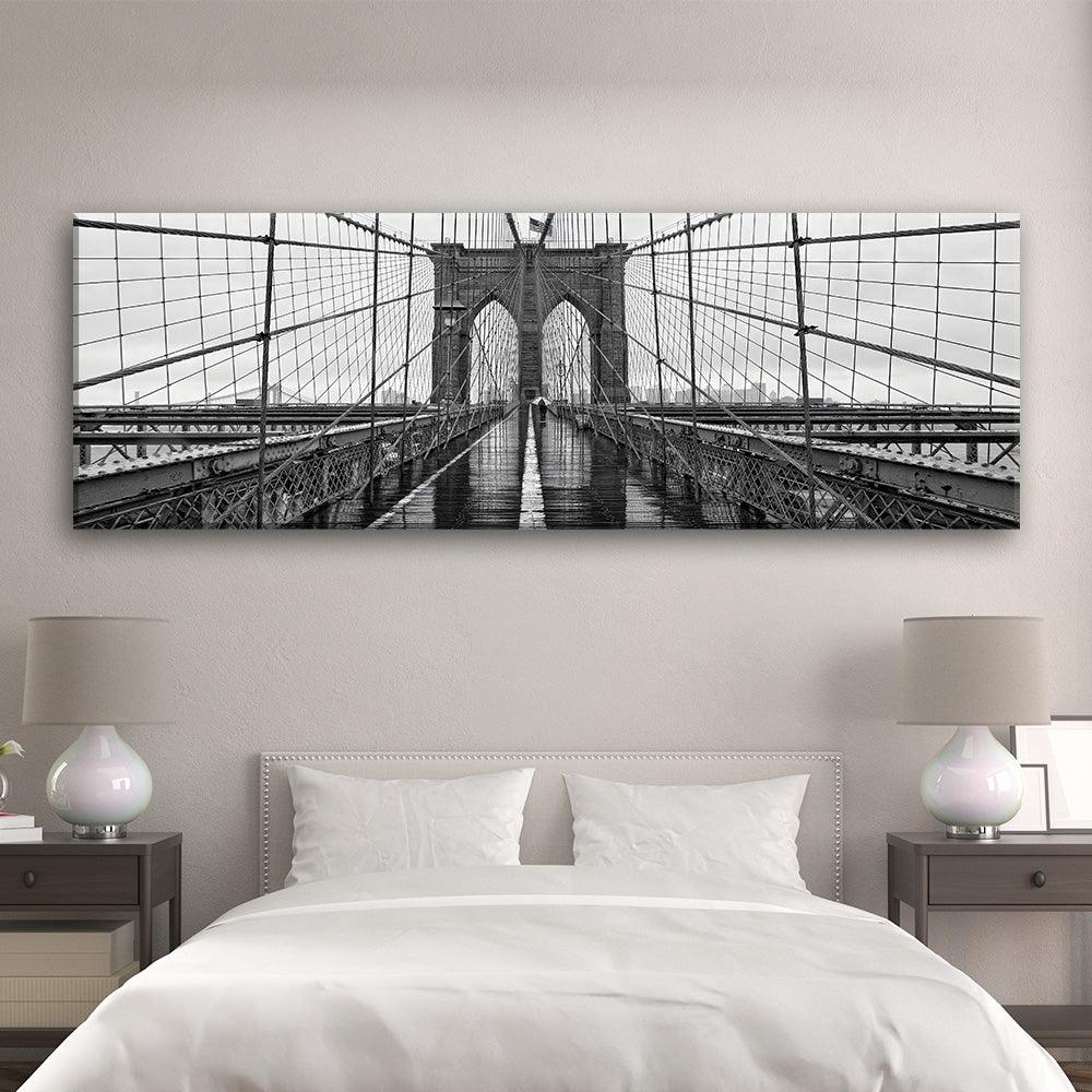 Monochrome Brooklyn Bridge.